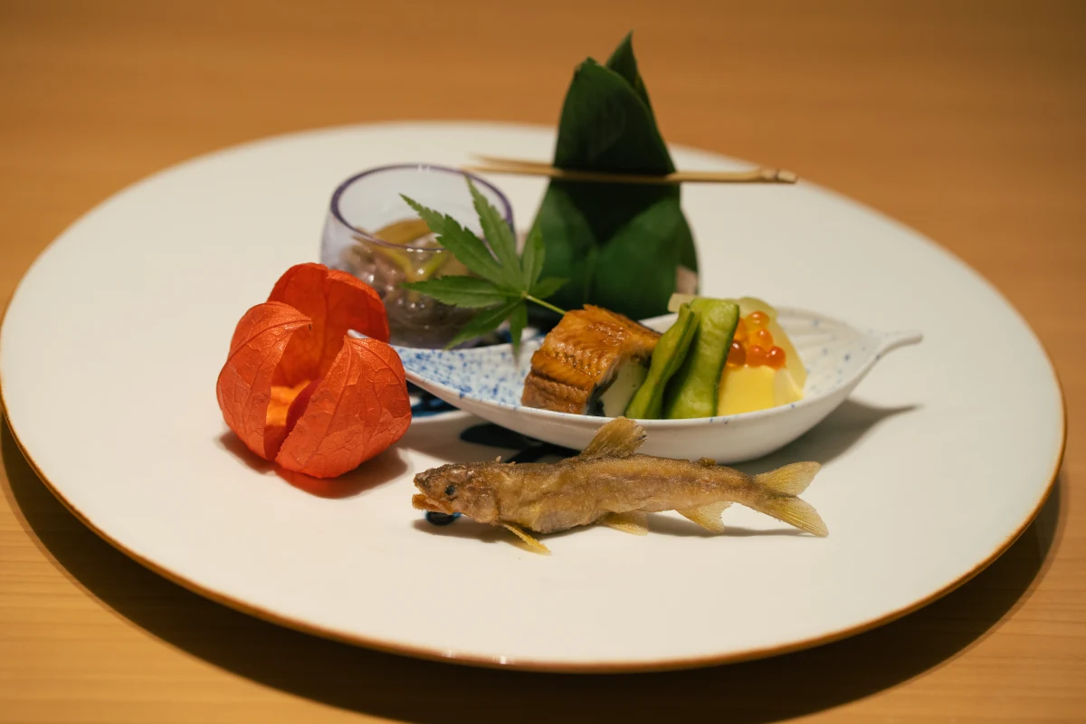 日本庭園目の前に★結婚記念日は高級ホテルで贅沢に★華会席コース全8品★乾杯ドリンク★メッセージカード付き 4