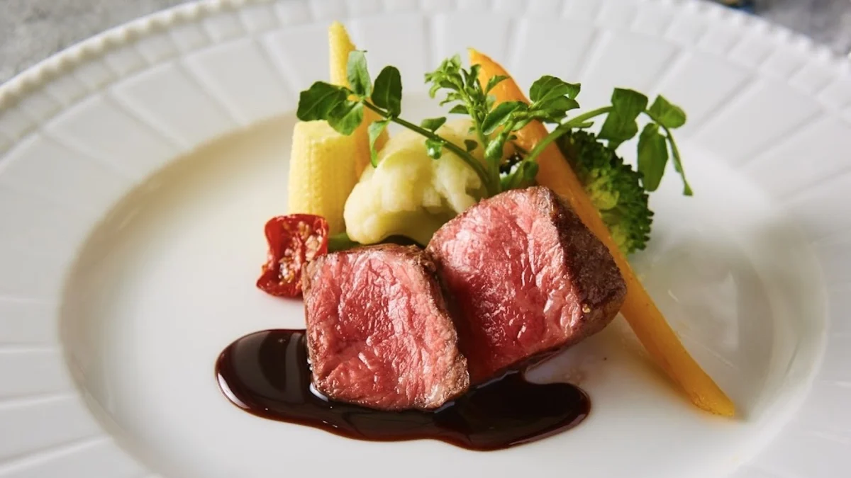 【アニバーサリープラン】ソムリエ厳選ワインとお料理の相性を楽しむ贅沢なひととき★イタリア料理界の巨匠・片岡護シェフ監修のイタリアンコース+ワインペアリング+メッセージ付きプレート★日本橋駅徒歩2分の上質空間で祝う記念日の写真 2