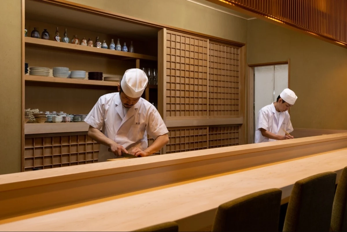 【アニバーサリープラン】季節感を感じる小皿料理を含めたお料理12〜14品を楽しむおまかせコース★祇園の風情と共に祝う特別な日の写真 2