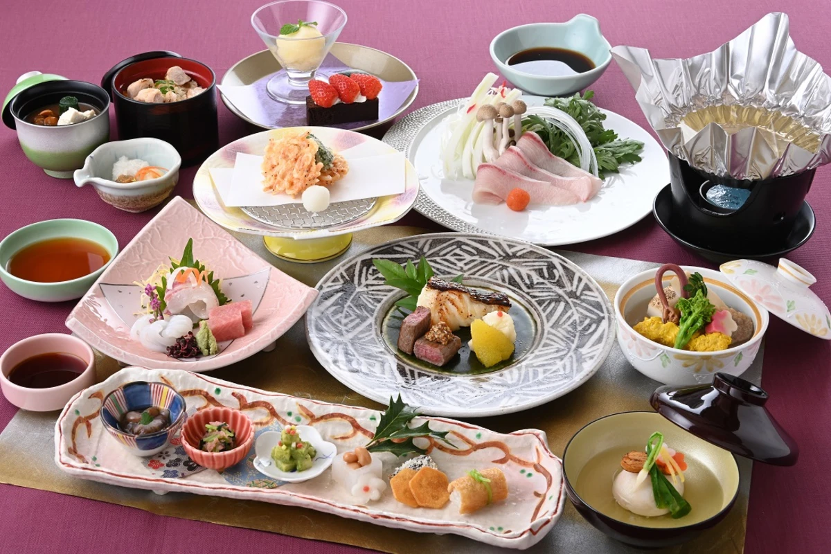 四季を感じる特選懐石で福山の旬を堪能 | 【個室確約 接待・会食プラン】四季折々の贅沢懐石コース＋飲み放題＋手土産付き★福山ニューキャッスルホテル内の洗練された個室でゲストの記憶に残るビジネス会食を★