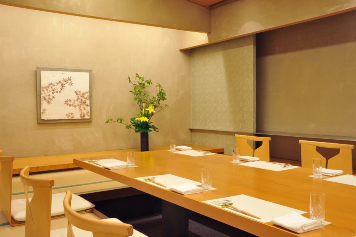 【個室確約 接待・会食プラン】四季折々の贅沢懐石コース+飲み放題+手土産付き★福山ニューキャッスルホテル内の洗練された個室でゲストの記憶に残るビジネス会食を★の写真 2