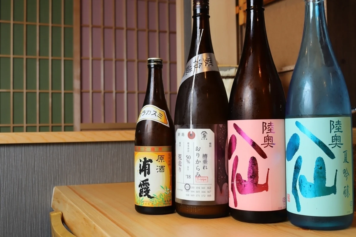 料理とともに楽しむ、厳選された日本酒と焼酎 | 【最大30名×大人数のお祝いプラン】地魚の握りと美酒が織りなす美食体験★選べる2種コース★本千葉駅から徒歩5分