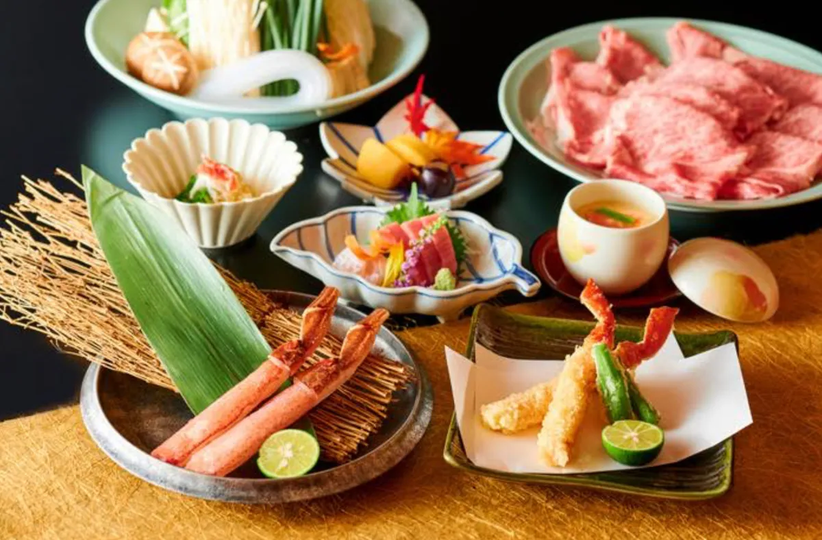 12月18日〜25日限定【個室選択可能★クリスマスプラン】心華やぐ至福の食体験★ずわい蟹&佐賀牛リブロースの贅沢しゃぶしゃぶ+乾杯スパークリングワイン+クリスマスデザート〜銀座クレストンホテル32階の写真 2