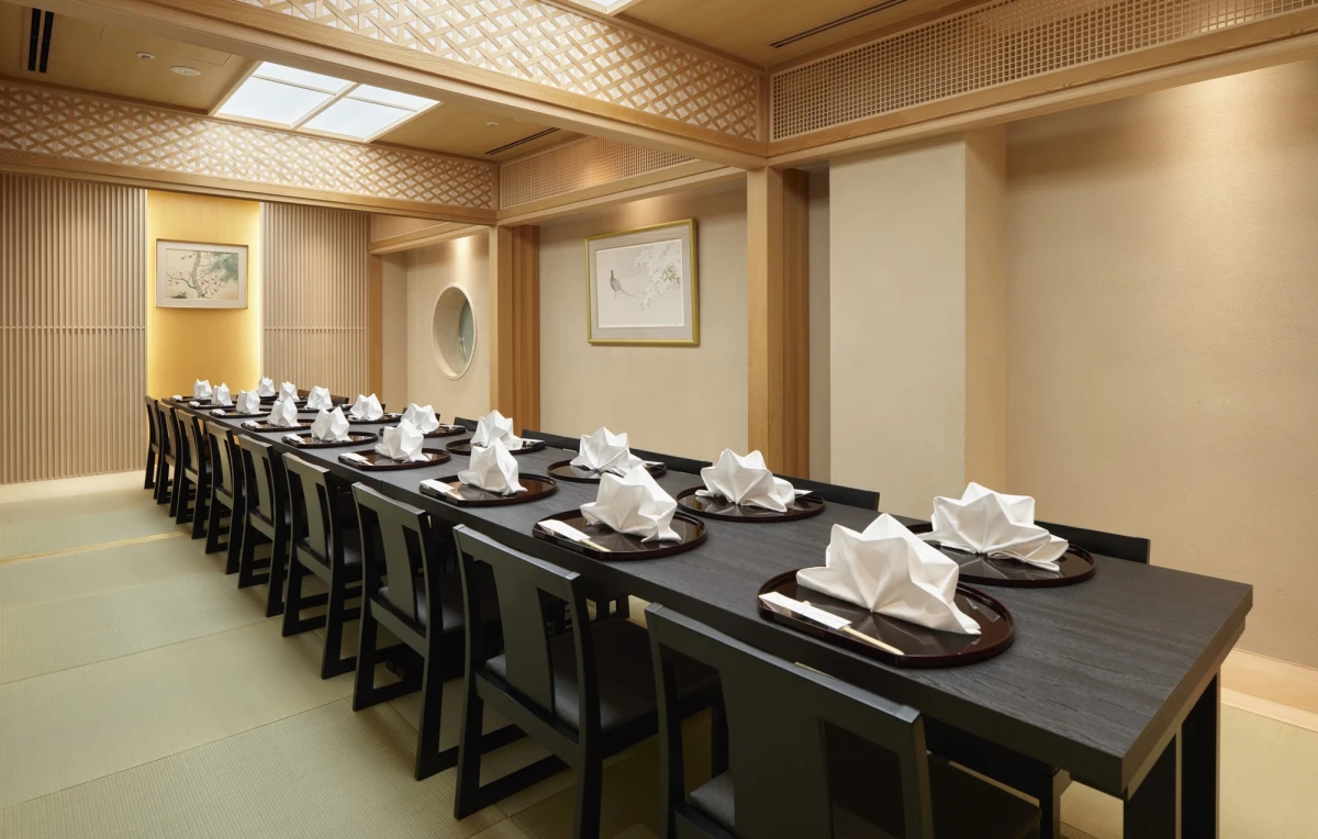 【個室確約／お食い初めプラン】大人の方用全7品の会席コース+お子様用お食い初め膳+乾杯ドリンク+メッセージ付きプレート★明治記念館で迎える雅やかなお祝い時間の写真 2