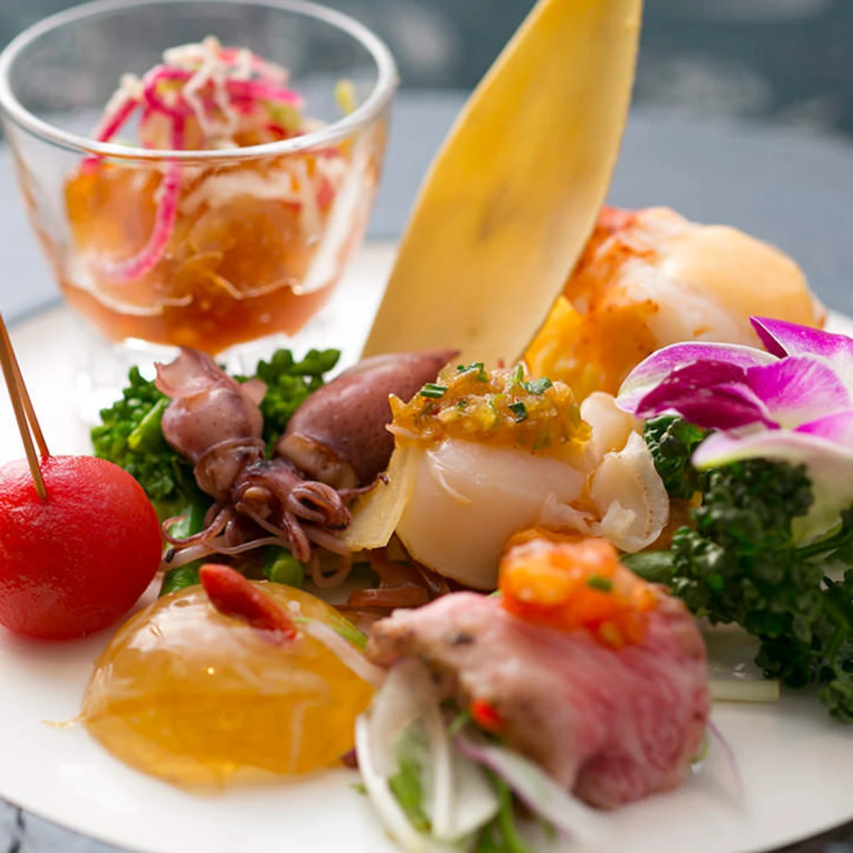 【豪華食材を使った中華コース】乾杯スパークリングワイン＋メッセージプレート＋空中庭園展望台チケット付き 1