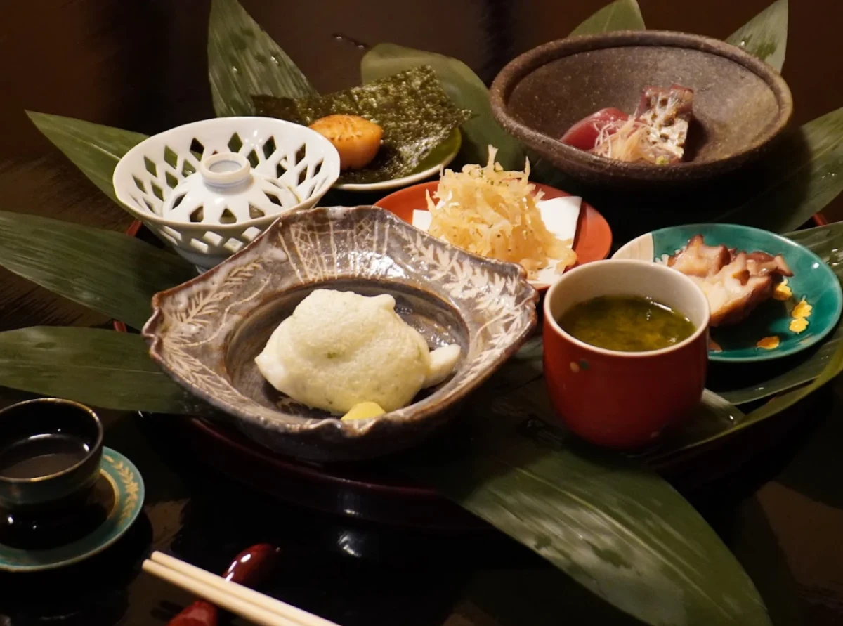 【お席はおまかせ×アニバーサリープラン】東京湾の旬魚×赤酢の美味競演!鮨&旬の逸品料理を堪能する懐石ディナー★木更津のオーベルジュで愉しむ特別なひとときの写真 5