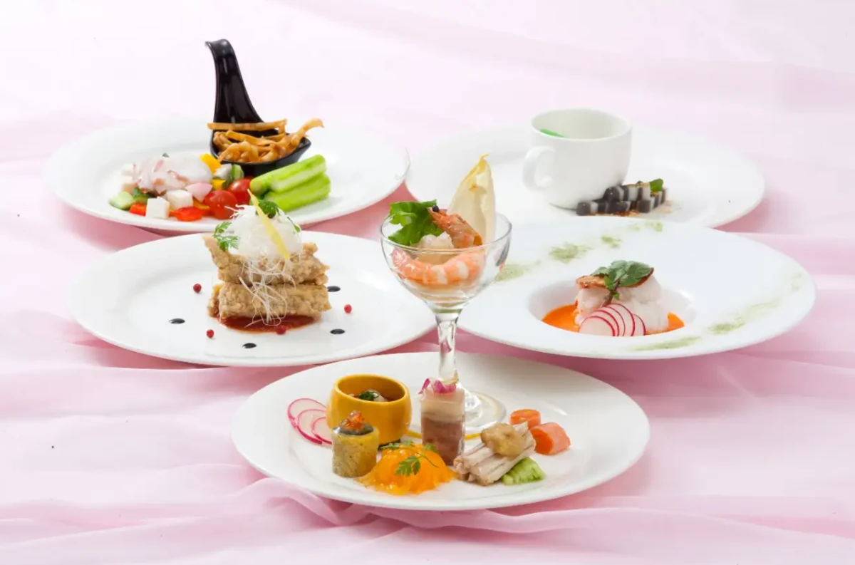 海鮮とサーロインを堪能する華やかな本格中華コース | 【5名様まで×複数人でのお祝いプラン】牛ステーキメインの本格中国料理コース全7品★乾杯スパークリング★八王子駅近の好アクセス!マロウドイン八王子で贅沢時間を堪能