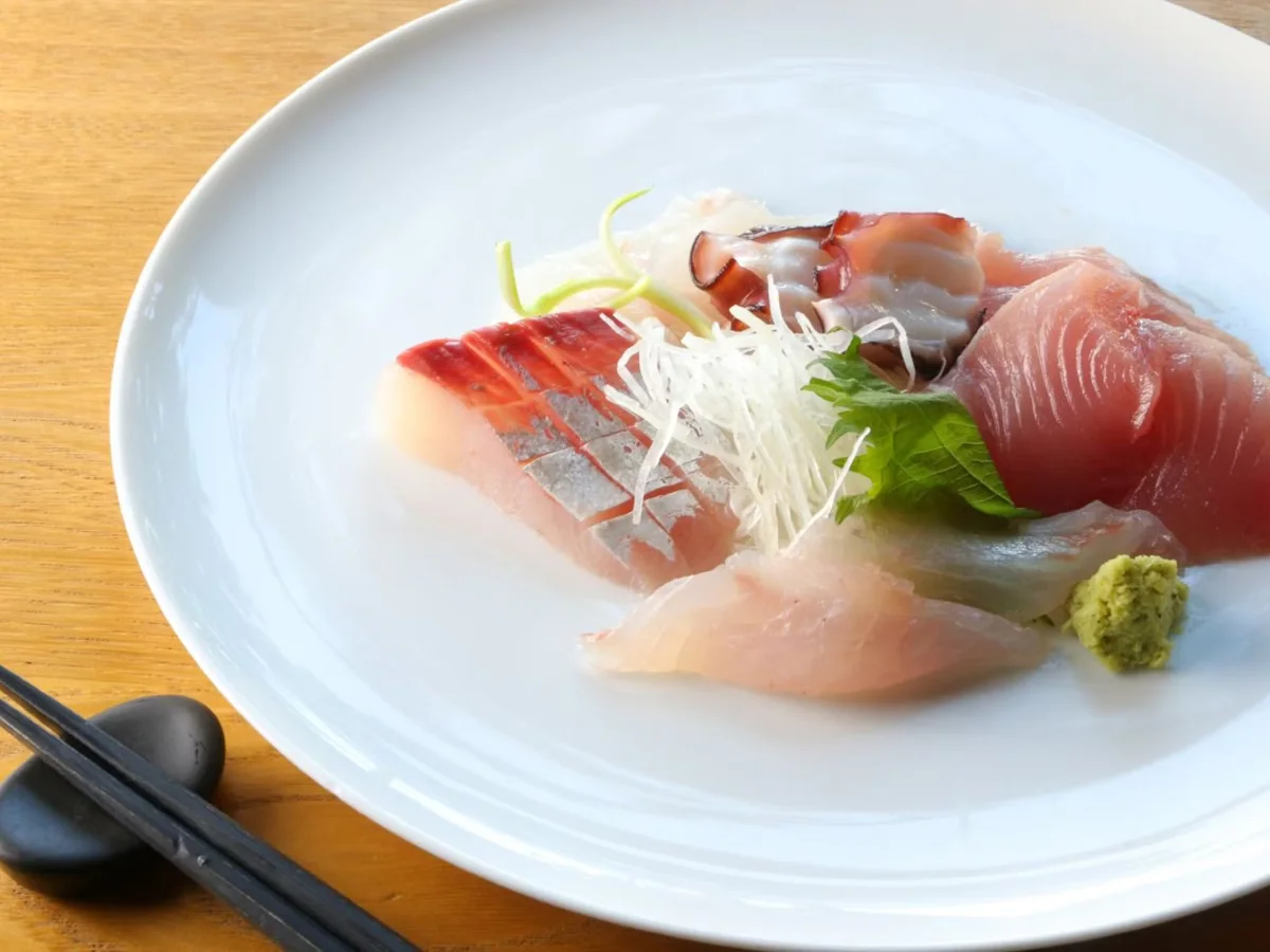 地元産の新鮮な食材を使用した美食を堪能 | 【最大10名 大人数のお祝いディナープラン】新鮮な地元の食材を使用した会席★小浜市の美しい景色を眺めながら大切なお祝い