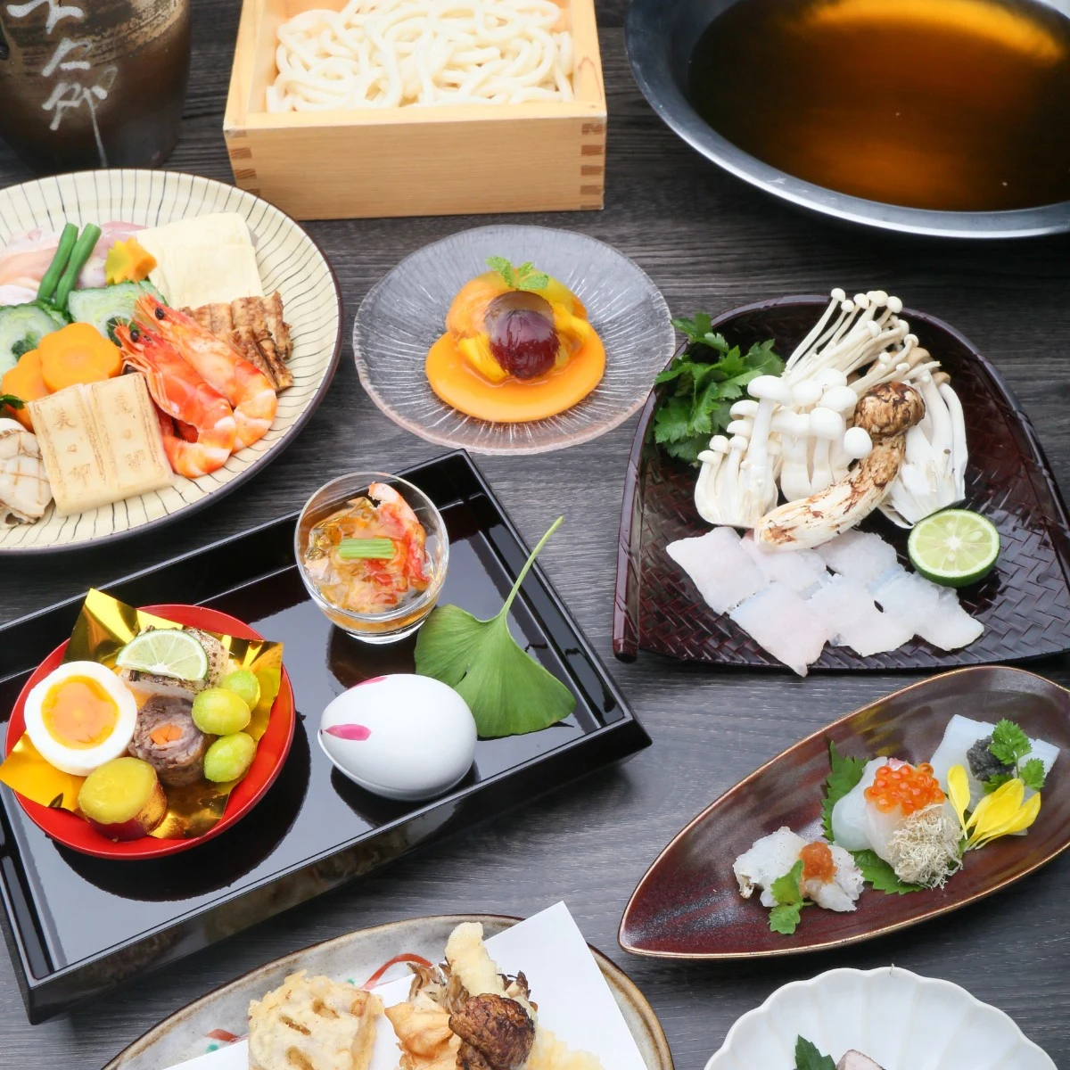 老舗日本料理店の名物料理で接待・会食を | 【個室確約選択可／アニバーサリープラン】全5品のうどんすきコース+乾杯用スパークリングワイン+手土産★本町の高級感溢れる日本料理店でお祝い