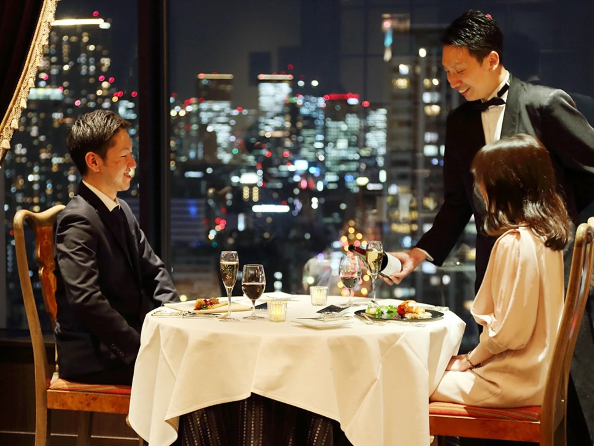 【地上22階 / 夜景を望む窓側席確約★憧れのホテルレストラン×記念日ディナー】大切な方に贈る美食のひととき〜本格フレンチコース+乾杯シャンパン+メッセージ付ケーキ〜なんば駅徒歩1分・天空の美食空間★ホテルモントレグラスミア大阪 の写真 5