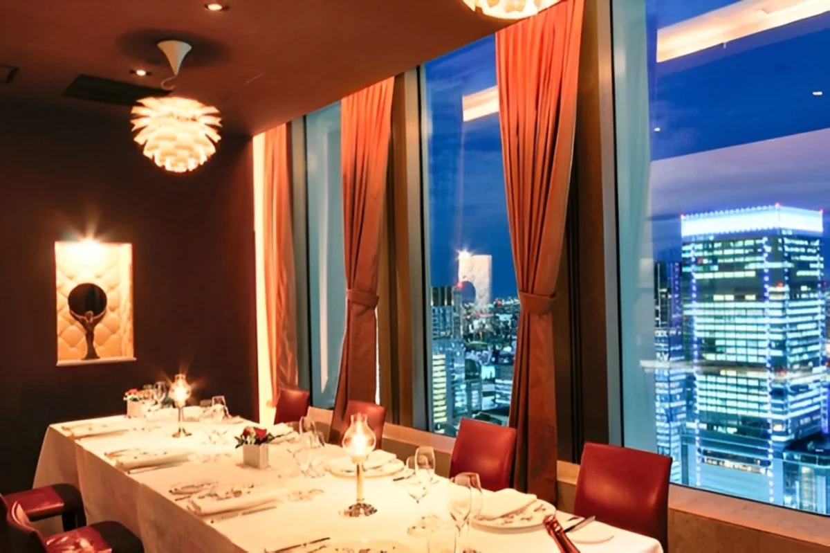 夜景に包まれる高層階の個室で、心に残るビジネス会食を | 【最大12名・個室確約×接待・会食】ミラノの名シェフが贈る本格イタリアン全5品+乾杯スパークリング+ボトルワイン★東京駅丸の内すぐ・高層階から夜景を望む上質空間で商談・おもてなしに最適