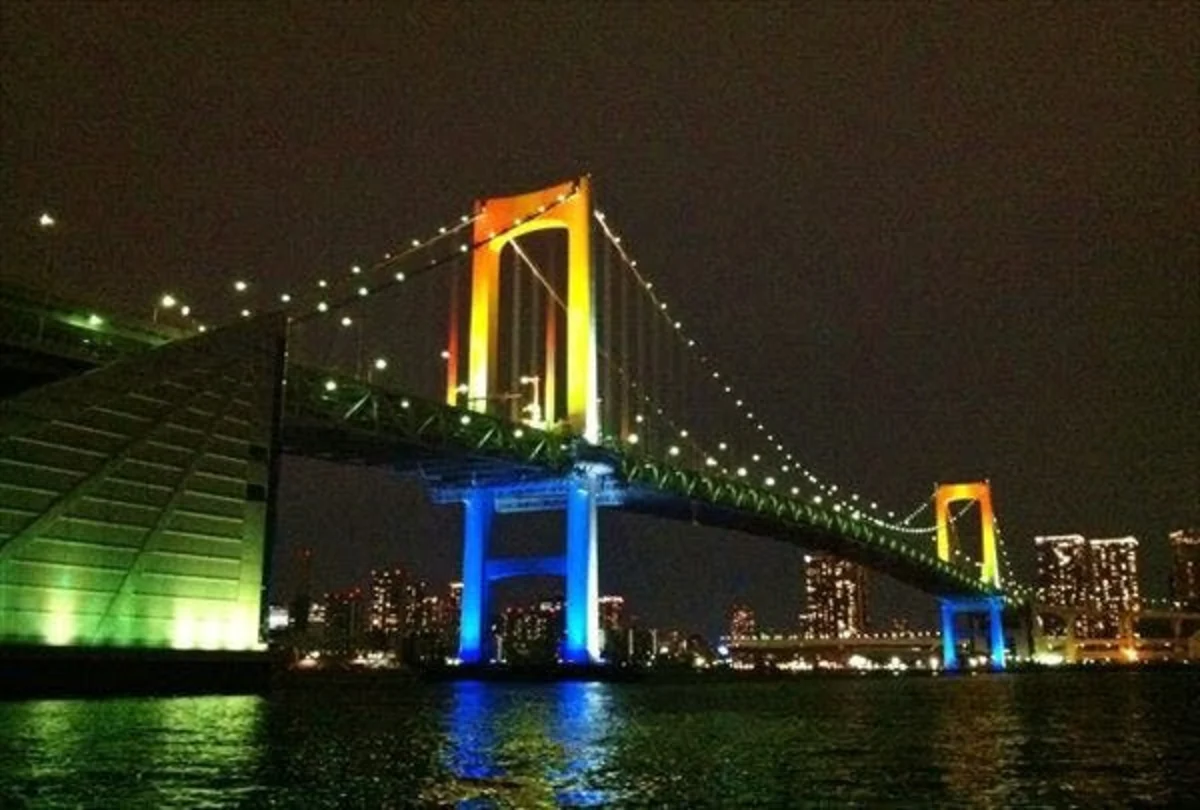 東京の絶景を望む、優雅なお祝いクルーズ | 東京の景色を眺めながらお祝い!2名様からOKの乗合屋形船プラン★歓送迎会・長寿祝い・卒業・入学式にも★ズワイガニ&天ぷら+2.5時間飲み放題