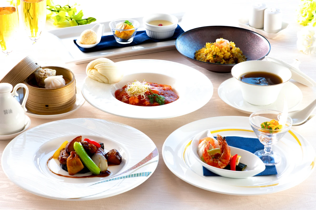 【窓際個室確約★お食い初めプラン】北京ダック・ふかひれ×鮑スープ・海老の二種ソース含む本格中華コース全7品+乾杯ドリンク★鯛付きお食い初め膳あり★横浜桜木町ワシントンホテルでみなとみらいの絶景と共に優雅なご家族のひとときをの写真 3
