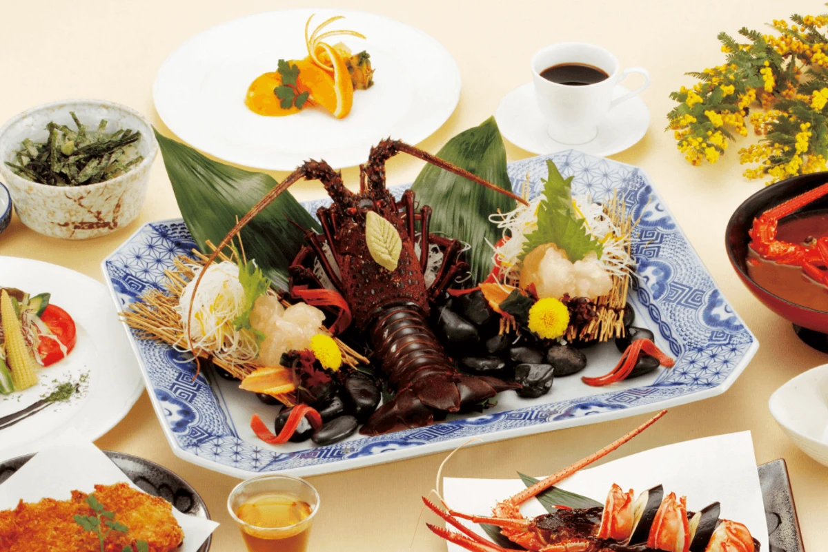 【個室で祝うお食い初め】伊勢海老の活造り×牛フィレ肉など豪華10品コース★お食い初め膳＆メッセージカード対応可★北新地の景色とともにお子様の健やかな成長を願う特別なお祝いにの写真 4