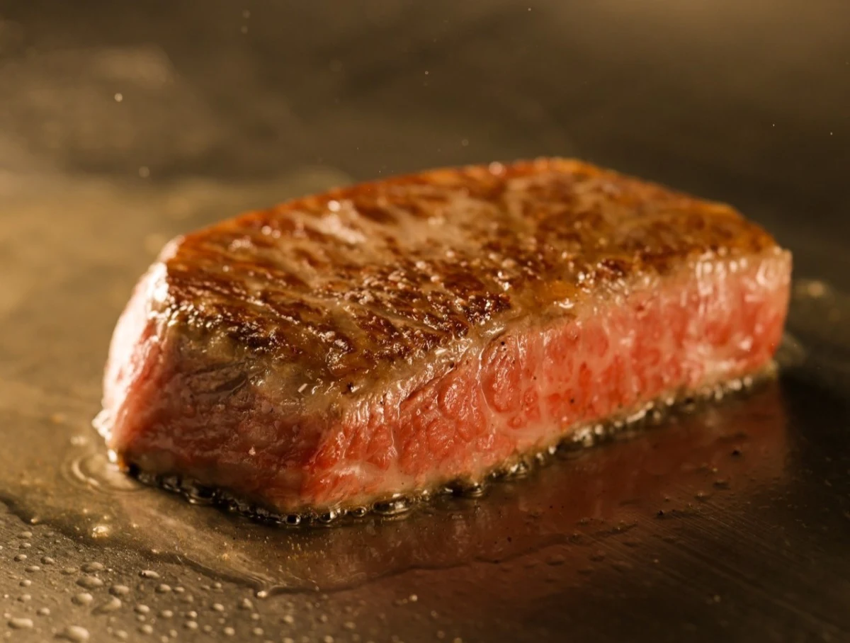 【個室確約★プロポーズ／アニバーサリーランチ】「肉の芸術品」松阪牛ロース・フィレの食べ比べ、旬魚、季節の前菜など含む全7品～絢コース～★乾杯ドリンク＋メッセージプレート付き★北新地の高層階レストランで絶品コースを堪能★の写真 4
