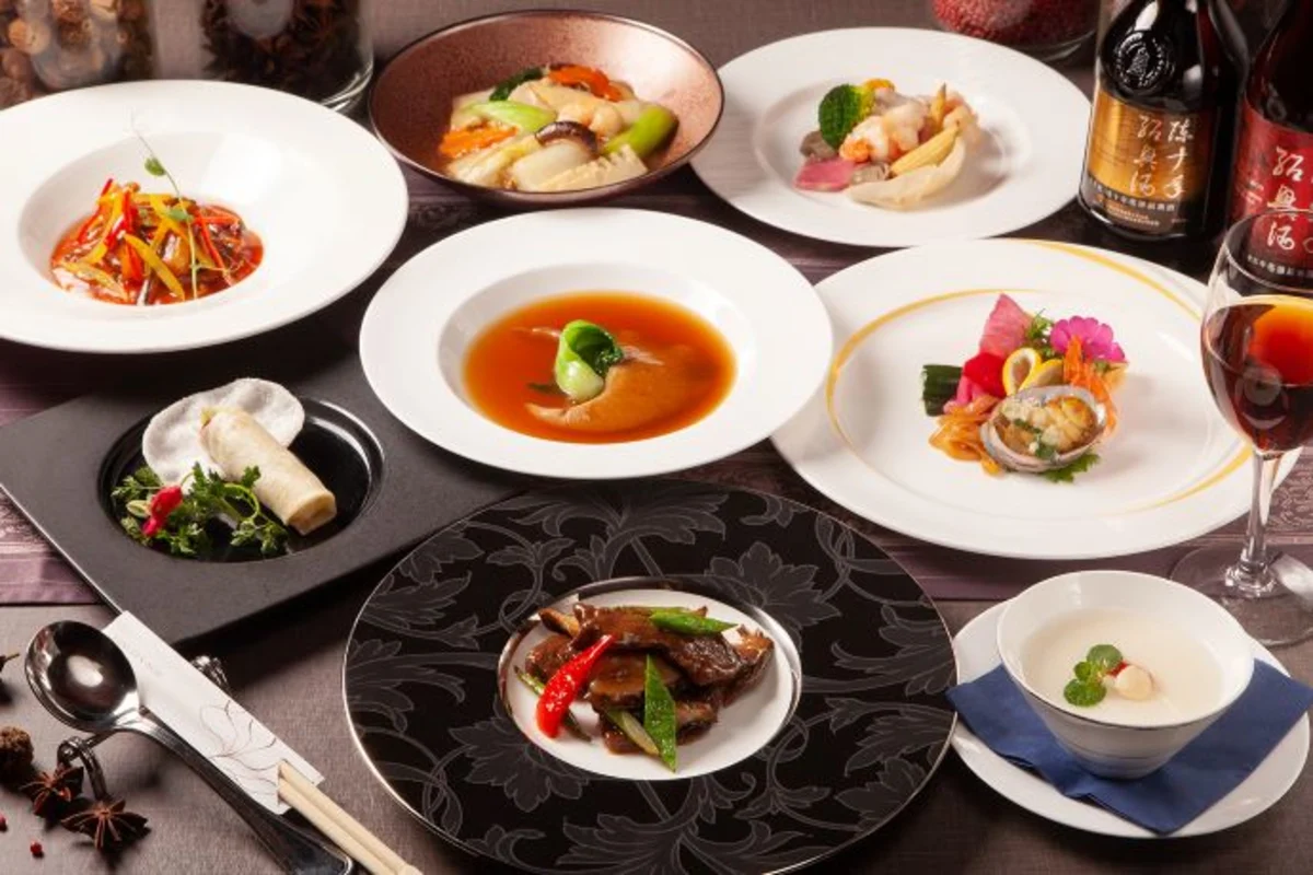 北京ダック＆ふかひれスープを含む全8品コース | 【個室確約 接待・会食プラン】絶品中華全8品コース＋飲み放題★名古屋駅直結でアクセス抜群！万人に愛される中華コースで大切なゲストをおもてなし★