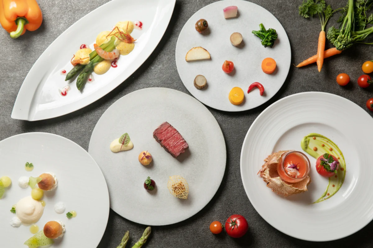 【窓側プライベートルーム確約 プロポーズランチプラン】豪華フレンチコース+乾杯グラスシャンパン+メッセージ入りケーキ+卓上花★地上33階からの圧巻の景色を二人占め★ザ・プリンス パークタワー東京が贈る一生に一度のプロポーズプランの写真 4