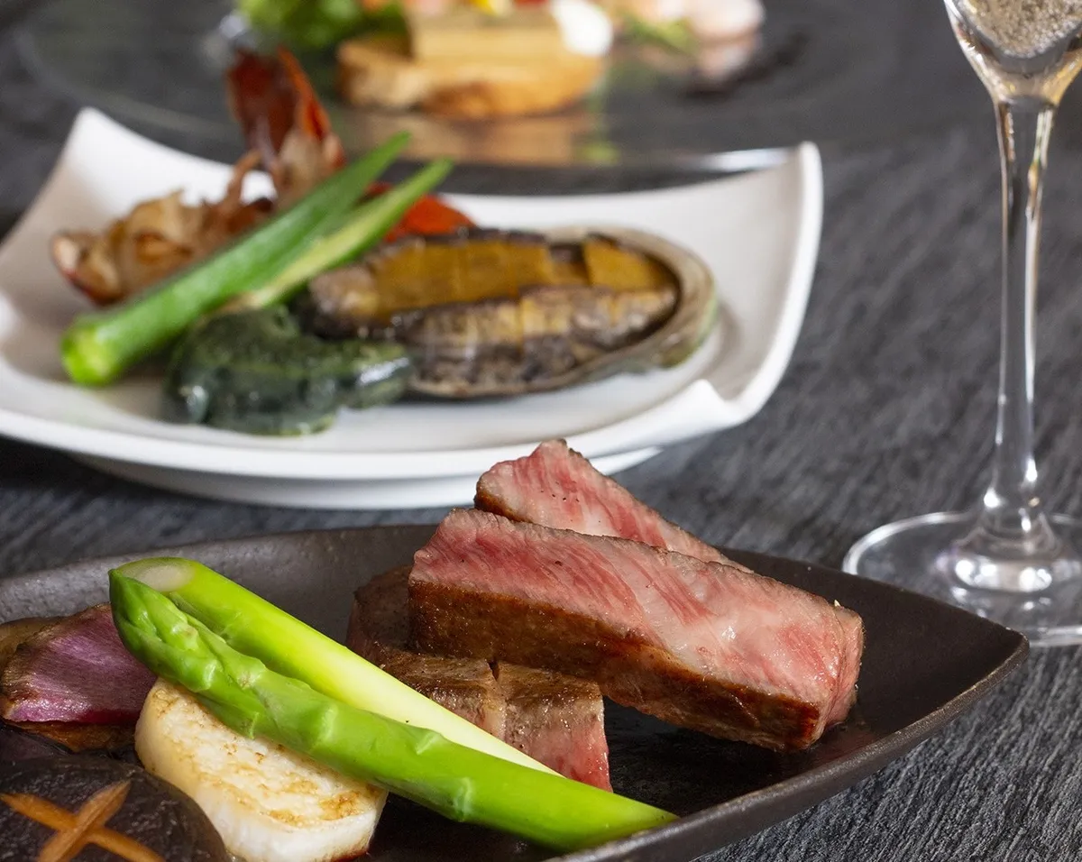 12月23・24・25日限定【個室選択可◆クリスマスプラン】国産和牛や活鮑など贅沢食材の限定ステーキコース＋スパークリングワイン★浜松マリオットホテル別館の風情溢れる空間で過ごす聖なるひとときの写真 5