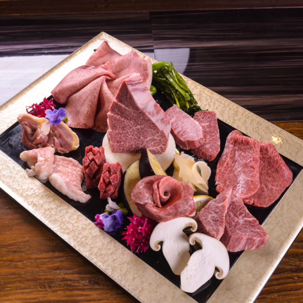 12月限定【2026 / クリスマスプラン】極上肉「飛鳥座牛」クリスマス限定コース＋乾杯ミニシャンパン＋X’masプレート付き★大阪・梅田で最高峰の黒毛和牛を堪能する至福の夜 料理