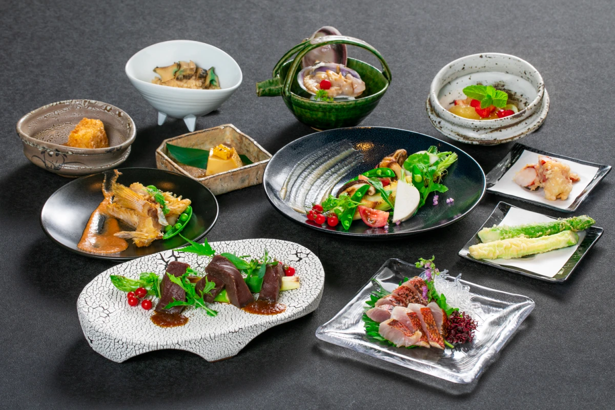 旬の食材をふんだんに使用した創作和フレンチコース | 【アクセスしやすい淀屋橋の完全個室確約】結納・顔合わせプラン★【椿】全11品和フレンチコース+乾杯ドリンク+デザートプレート付き★