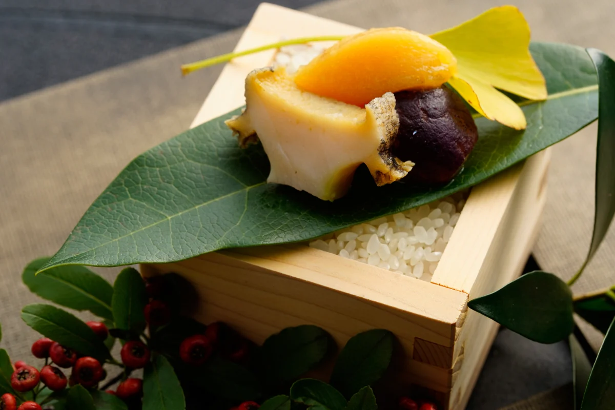 美しい和食が彩る豪華懐石コース全9品＋メッセージ付きプレート＆乾杯スパークリング 2