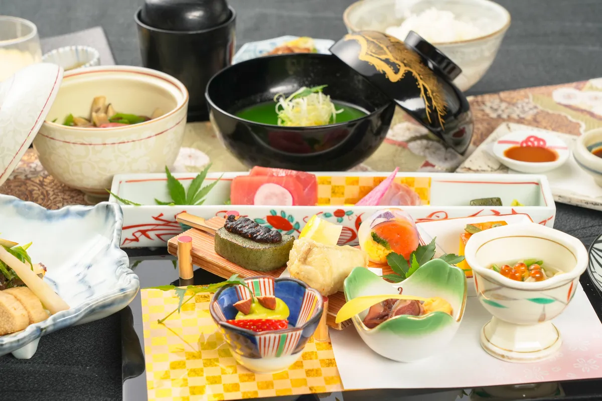 美しい和食が彩る豪華懐石コース全9品＋メッセージ付きプレート＆乾杯スパークリング 11