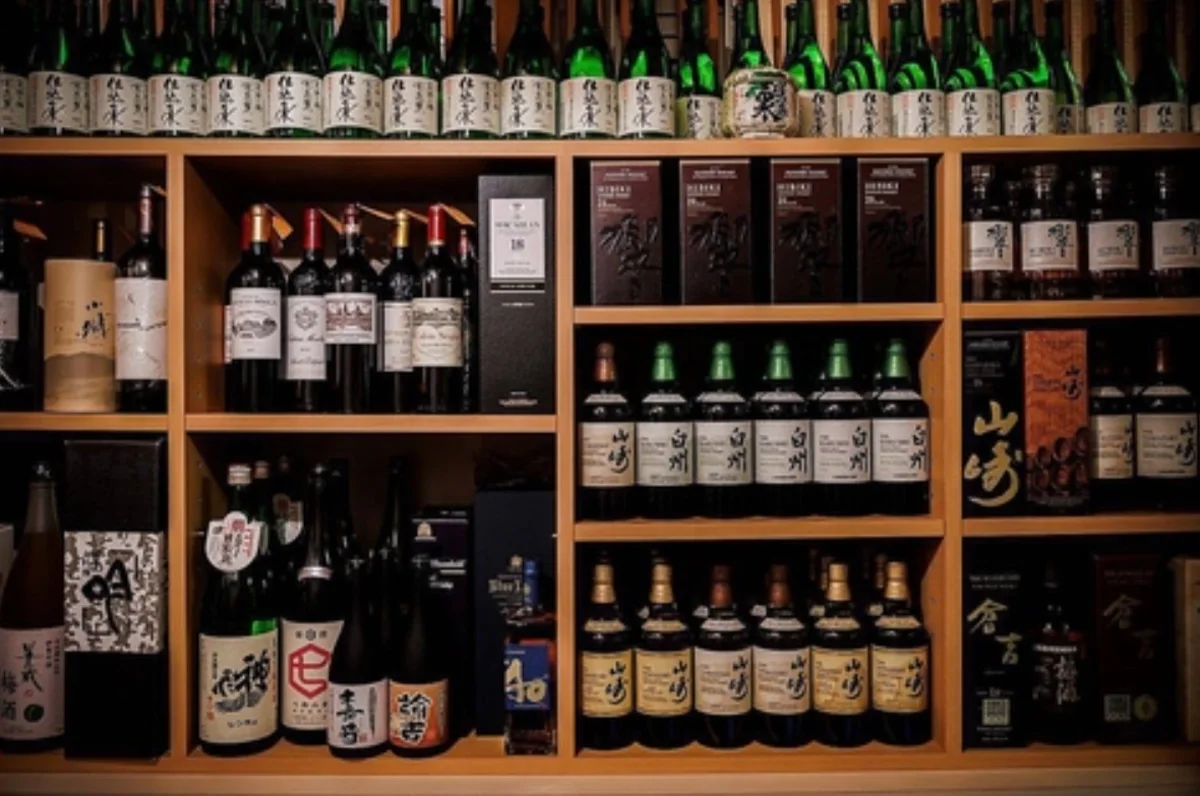 東北最大級の酒蔵ルームで至福の一杯と出会う | 【宮城県名店3店選出×接待・会食ディナー】店主の技光る!季節の旬食材を使用した豪華おまかせ会席プラン全3種★約300種の銘酒と共に過ごす特別な時間