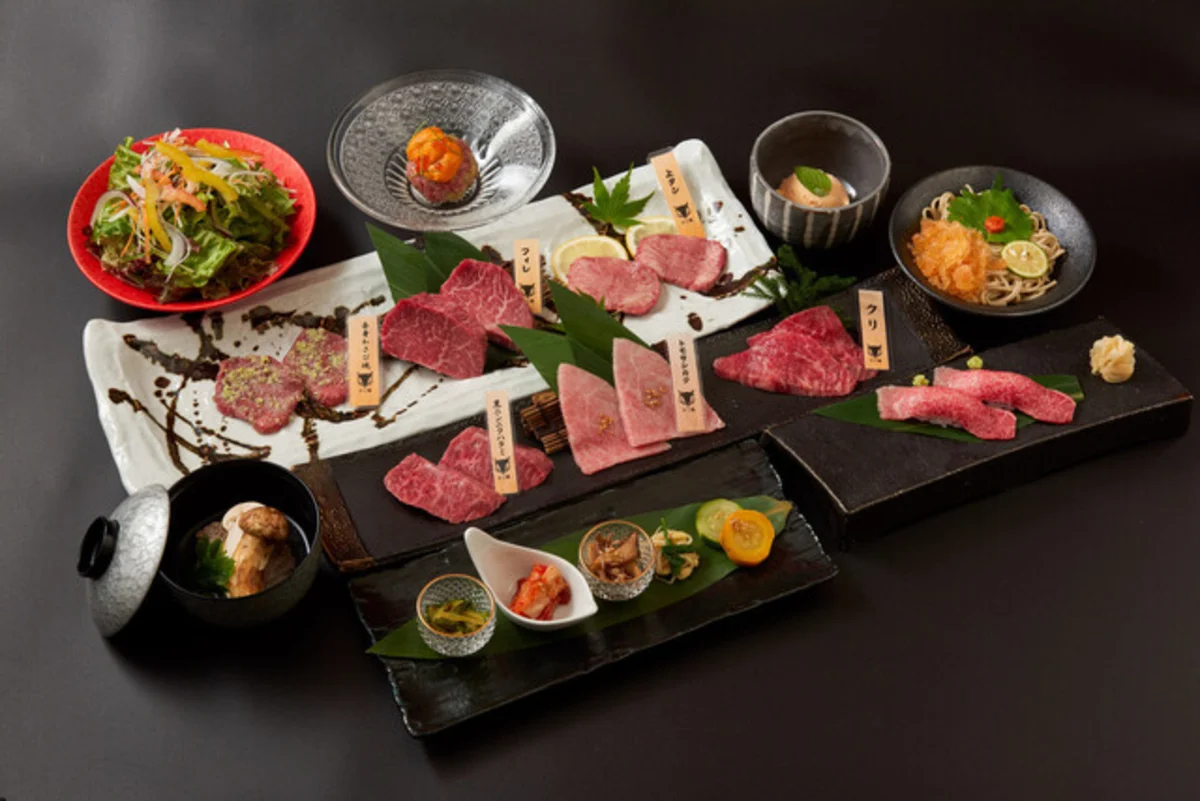 料理・お酒・会話を満喫できる、お祝いディナーコース | Anny限定【完全個室 / アニバーサリープラン】新感覚!港区で楽しむ新潟雪室熟成焼肉ディナー全3種+特製ラベルスパークリングボトル+特製プレート付