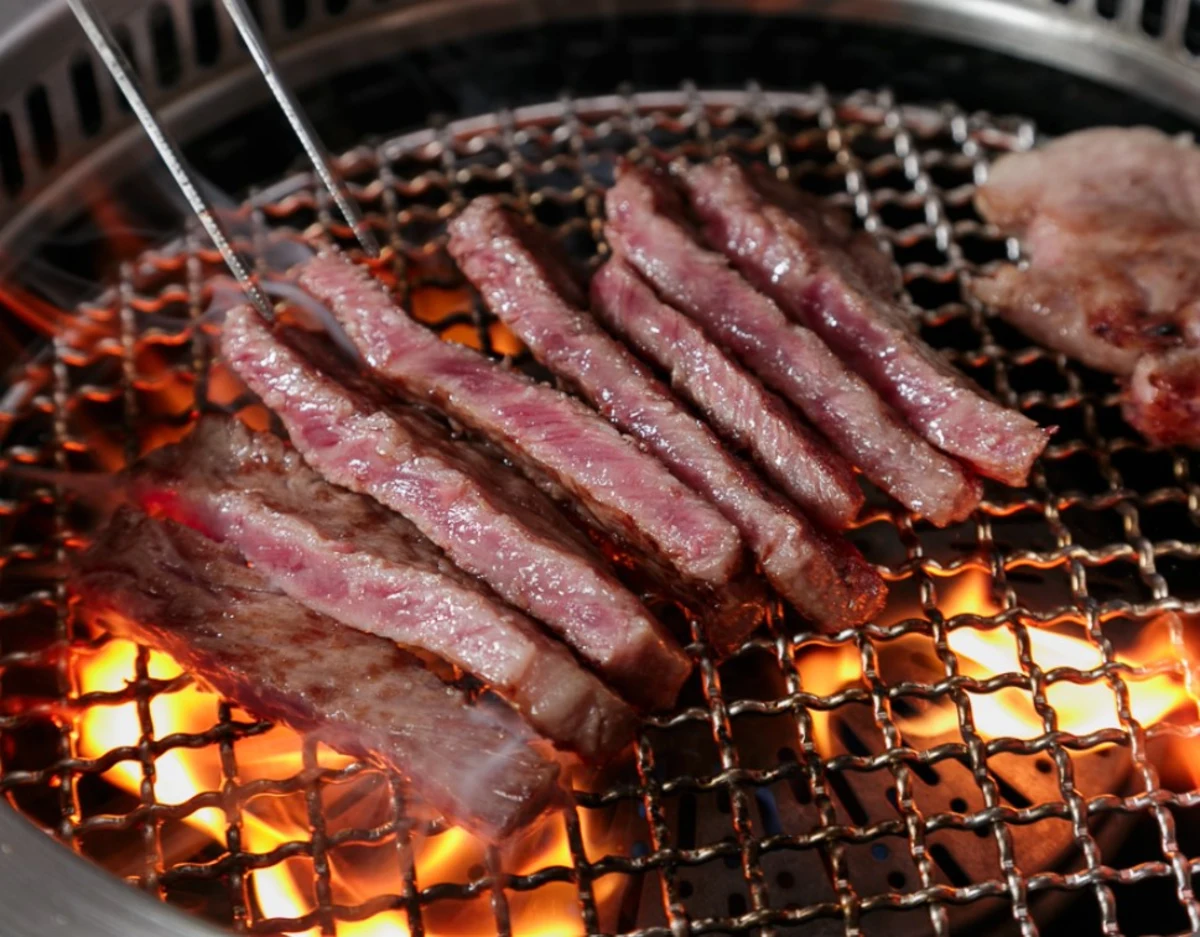 【個室確約×アニバーサリープラン】A5ランク和牛を堪能！厳選焼肉ディナーコース＋乾杯スパークリング＆メッセージ付きプレート★大阪・北新地で祝う特別な夜 4