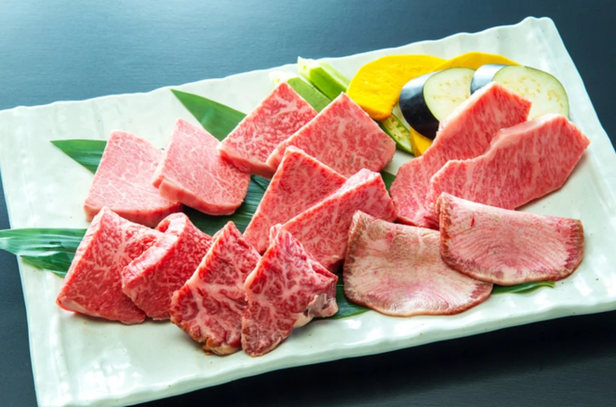 【個室確約×アニバーサリープラン】A5ランク和牛を堪能！厳選焼肉ディナーコース＋乾杯スパークリング＆メッセージ付きプレート★大阪・北新地で祝う特別な夜 料理