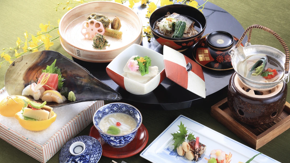 特別な日を彩る美食のひととき★心尽くしの逸品を贅沢に堪能 | 【最大10名様 / 個室確約★お祝いランチプラン】美食の饗宴★季節の恵みを味わう会席料理全8品＋乾杯ドリンク＋メッセージ付きプレート〜ロイヤルパークホテル / 水天宮前駅直結