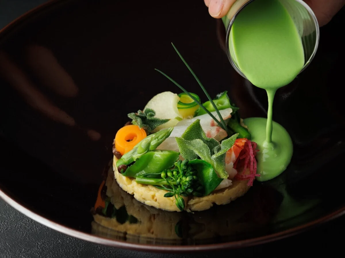 旬の美食を味わうフレンチコース  10