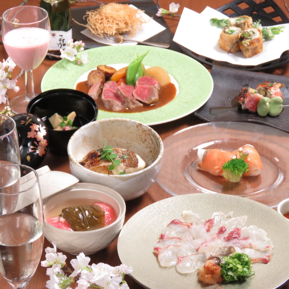創作和食で祝う、贅沢な長寿祝いプラン | 【最大10名/長寿祝いプラン】個室確約★肉料理&魚料理のWメインを堪能する全9品+メッセージ付きケーキプレート★有料オプションでちゃんちゃんこあり★中崎駅徒歩3分の大人の隠れ家で、心温まる長寿のお祝いを
