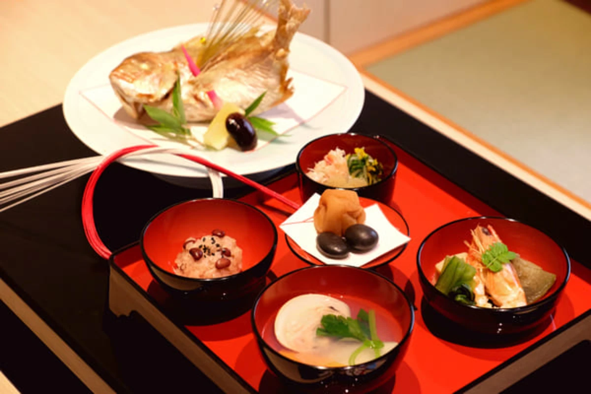 生まれて100日の素敵なお祝いに「お食い初め膳」をご用意 | 【個室確約×お食い初めプラン】個別鍋でいただく厳選豚肉の出汁しゃぶ会席＋別途料金でお子様用お食い初め膳を用意可能★八重洲でお子様の素敵な日をお祝い