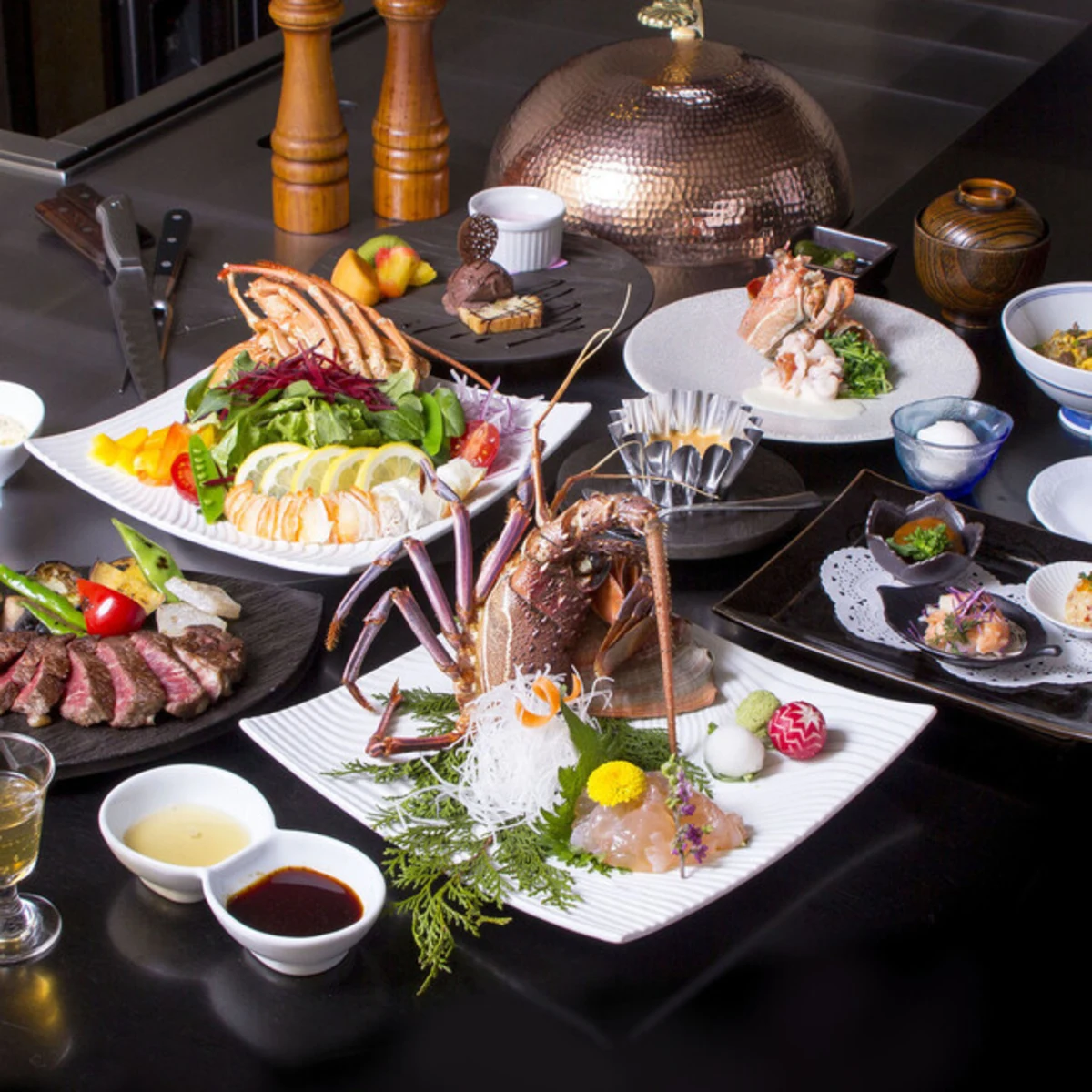 活伊勢海老＆黒毛和牛を味わう、特別な日にふさわしい贅沢ランチ＆ディナー