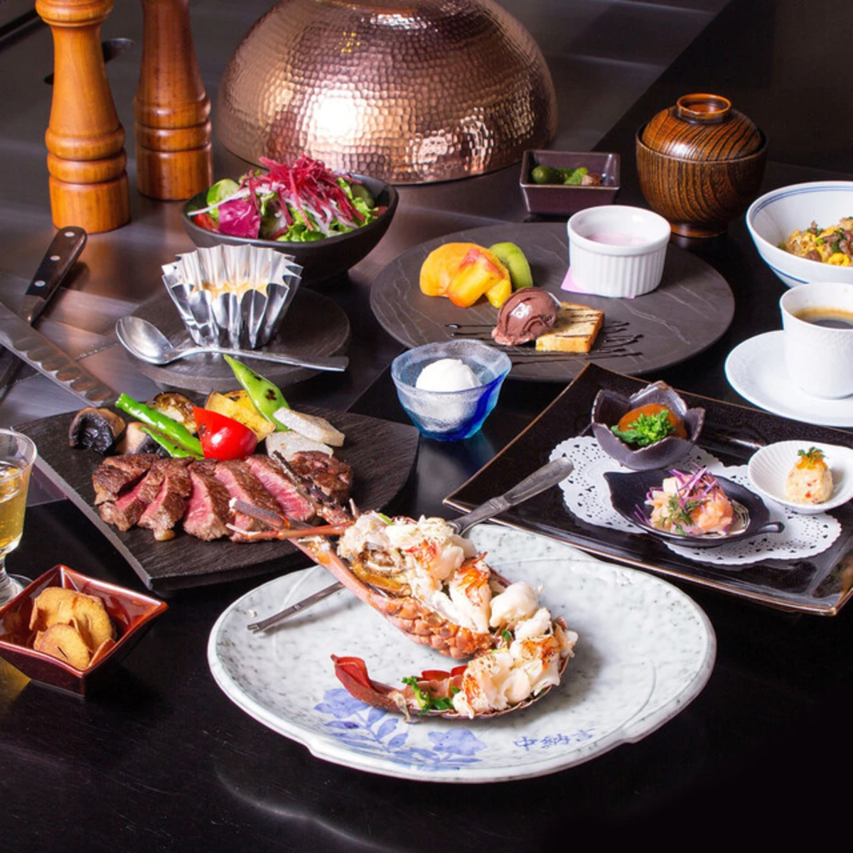 【最大6名×大人数還暦お祝いランチ】目の前で焼き上げる活伊勢海老＆選べる国産牛など全10品★笑顔あふれる還暦お祝いの席に｜なんば駅すぐ×落ち着いた空間で心温まるひとときをの写真 2