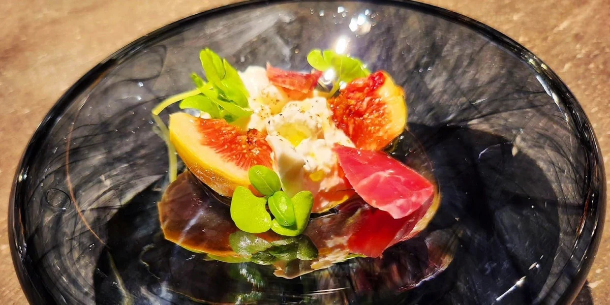 厳選食材を使用したシェフこだわりのディナーコース