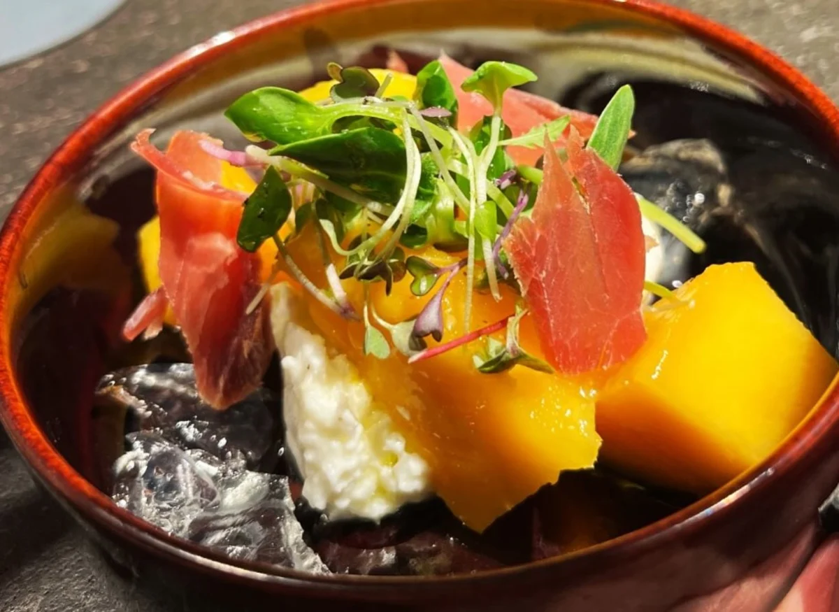 豪華厳選食材を使用したシェフこだわりのディナーコース