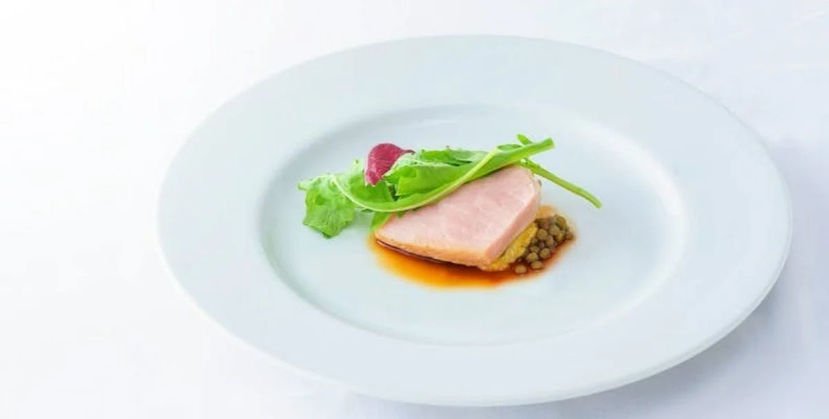 【アニバーサリープラン】贅沢食材で仕上げたシェフ渾身のイタリアンフルコースランチ＋乾杯ドリンク＋メッセージプレート★梅田駅より徒歩約1分！ヒルトンプラザ内のイタリアンレストラン★ 料理