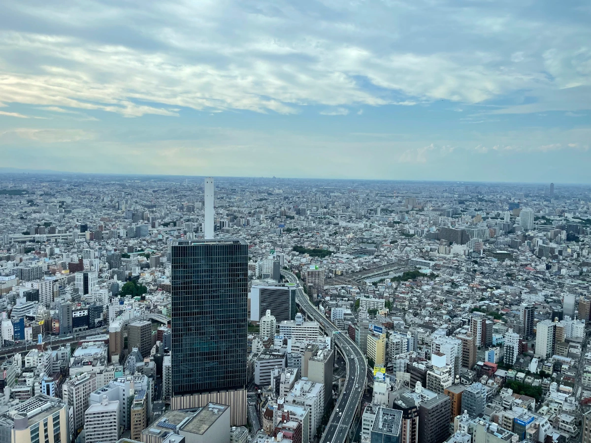 天空のレストランで絶景と共にお祝い | 【絶景半個室確約/2名~4名★アニバーサリープラン】四季旬彩を生かした懐石ランチコース全8品★乾杯スパークリング&メッセージ入りホールケーキ付き★池袋サンシャイン 59階からの絶景と共にお祝い