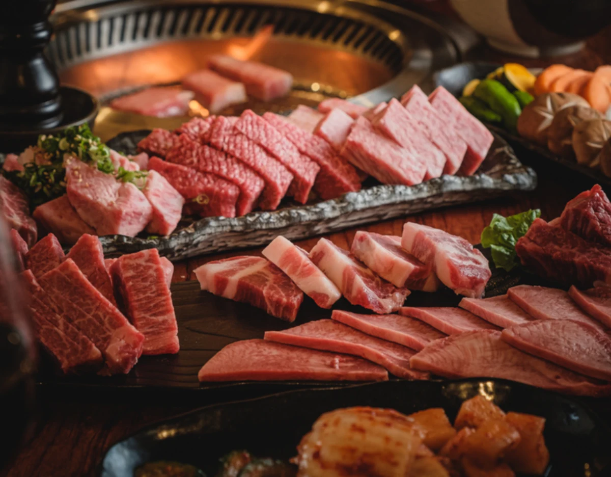 一頭買い黒毛和牛が生む至福の焼肉コース | 【カウンター席or個室選択可×アニバーサリープラン】黒毛和牛シャトーブリアン含む極上焼肉コース+飲み放題★肥後橋で過ごす贅沢なひととき