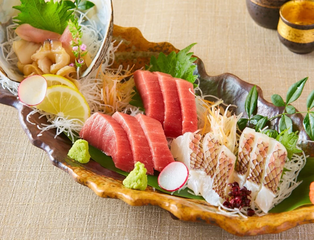 【最大40名×大人数のお祝いディナー】牛タン焼きや天ぷらなど海と山の幸をふんだんに使用した全7品コース【仙金】＋地酒・生ビール含む2.5時間飲み放題★JR仙台駅徒歩3分の和モダン空間でお祝い 料理