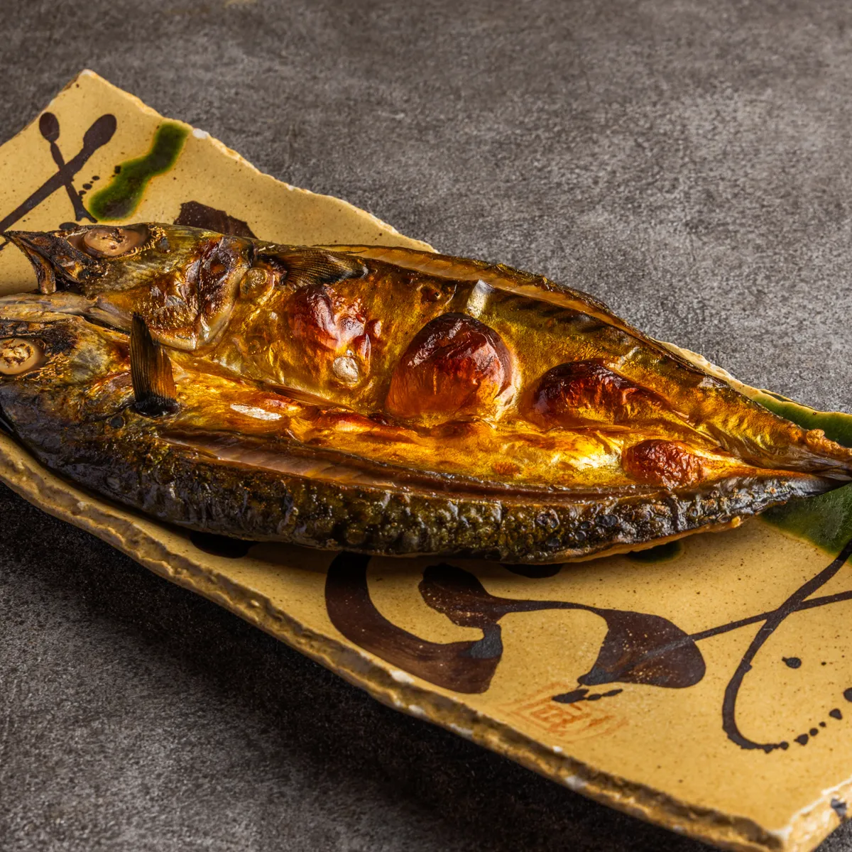 【最大40名×大人数のお祝いディナー】刺身盛＆金華山沖サバなど仙台名物を堪能する全7品コース【俺の割烹 六金】＋生ビール含む2時間飲み放題★JR仙台駅徒歩3分の和モダン空間で祝宴を 料理