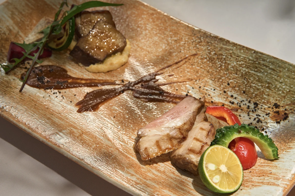 沖縄県産の食材を使用した和洋折衷フルコース＋フリードリンク 7