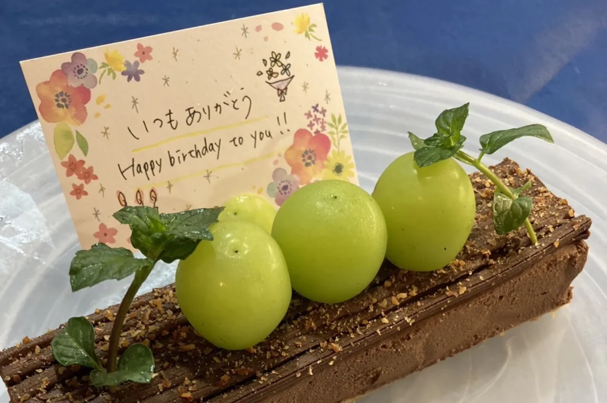 心を込めた特別なサービスで新たな家族の誕生をお祝い | 【4名～10名 / 個室確約！顔合わせディナープラン】イタリアンフレンチ全8品＋グラススプマンテ＋メッセージ付きお祝いケーキ★西院の開放感あふれる隠れ家で新たな家族の誕生を祝福★