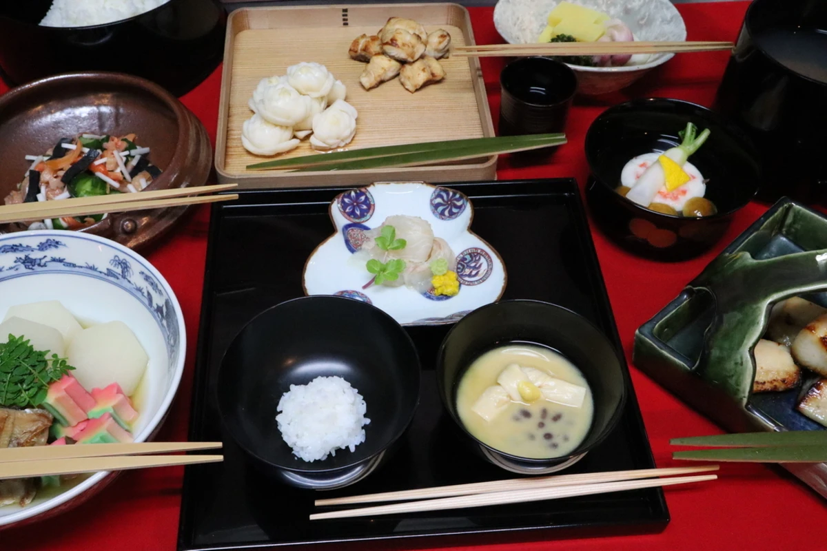 選べる★【茶懐石料理】一汁三菜の本格茶懐石＋本格的な抹茶（濃茶・薄茶） 2