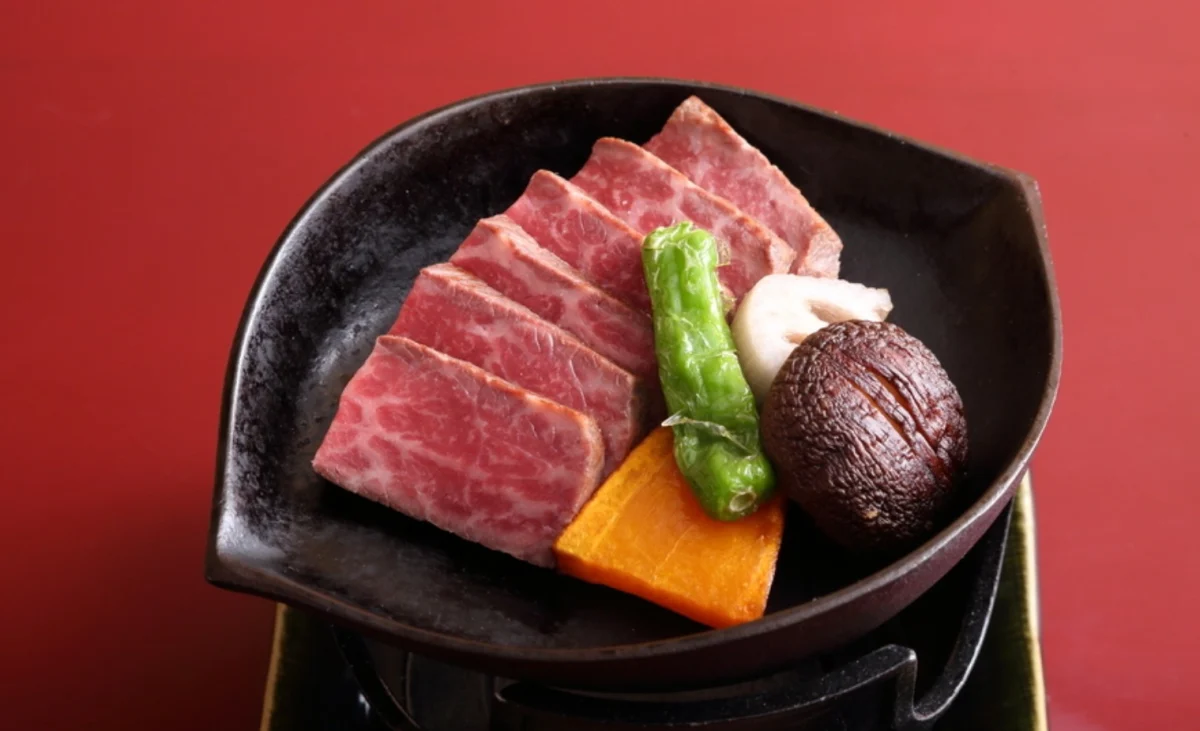 【最大12名×個室確約★結納・顔合わせプラン】牛肉陶板焼き含む、旬彩懐石全8品【祥福】★明治十年創業の老舗で祝う佳き日★西梅田駅直結 料理