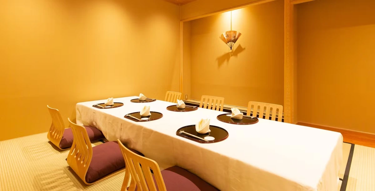 【最大12名×個室確約★大人数のお祝いプラン】牛肉陶板焼き含む、旬彩懐石全8品【祥福】★明治十年創業の老舗で祝う大切な人のハレの日★西梅田駅直結の写真 5