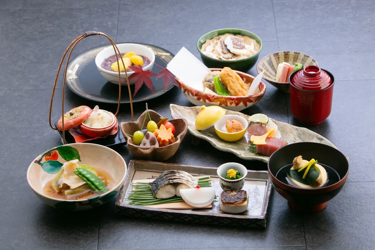 【旬会席】乾杯スパークリング付き 3