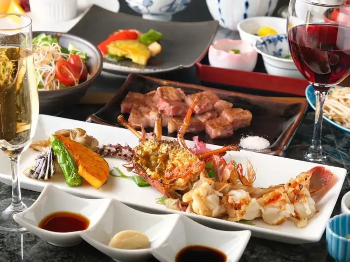 頬が落ちる美味しさ!黒毛和牛サーロインなど全8品の鉄板焼きコース | 【絶景確約×プロポーズプラン】黒毛和牛豪華食材を使った鉄板焼きコース+乾杯ドリンク+メッセージ付きデザートプレート★東京ベイサイドの景色を眺めながら愛のプロポーズ